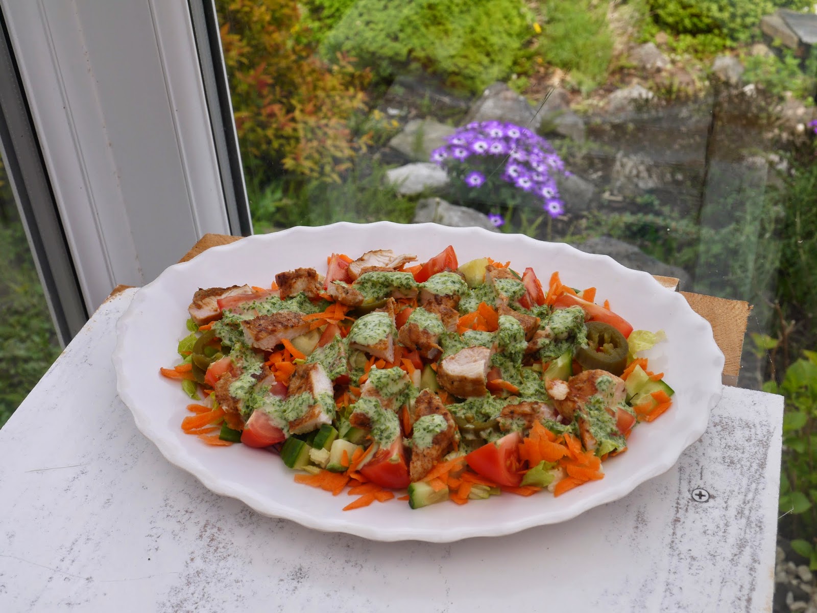 This Muslim Girl Bakes Spicy Grilled Chicken Salad + Creamy Coriander