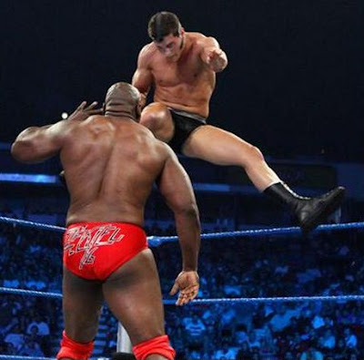 patada voladora de cody rhodes