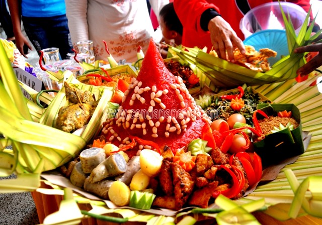 Kaum Ibu di Lampung Kreasikan Tumpeng Non Beras Cendana News Kaum Ibu di Lampung Kreasikan Tumpeng Non Beras Cendana News