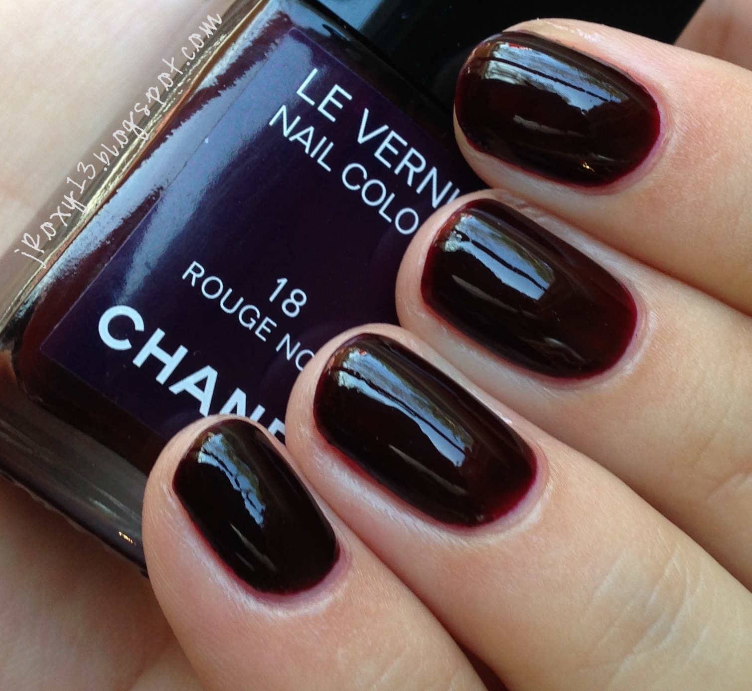 Chanel in #18 Rouge Noir, #18 Vamp, #757 Rose Fusion, and Le Top Coat Lamé Rouge  Noir Swatches + Comparisons
