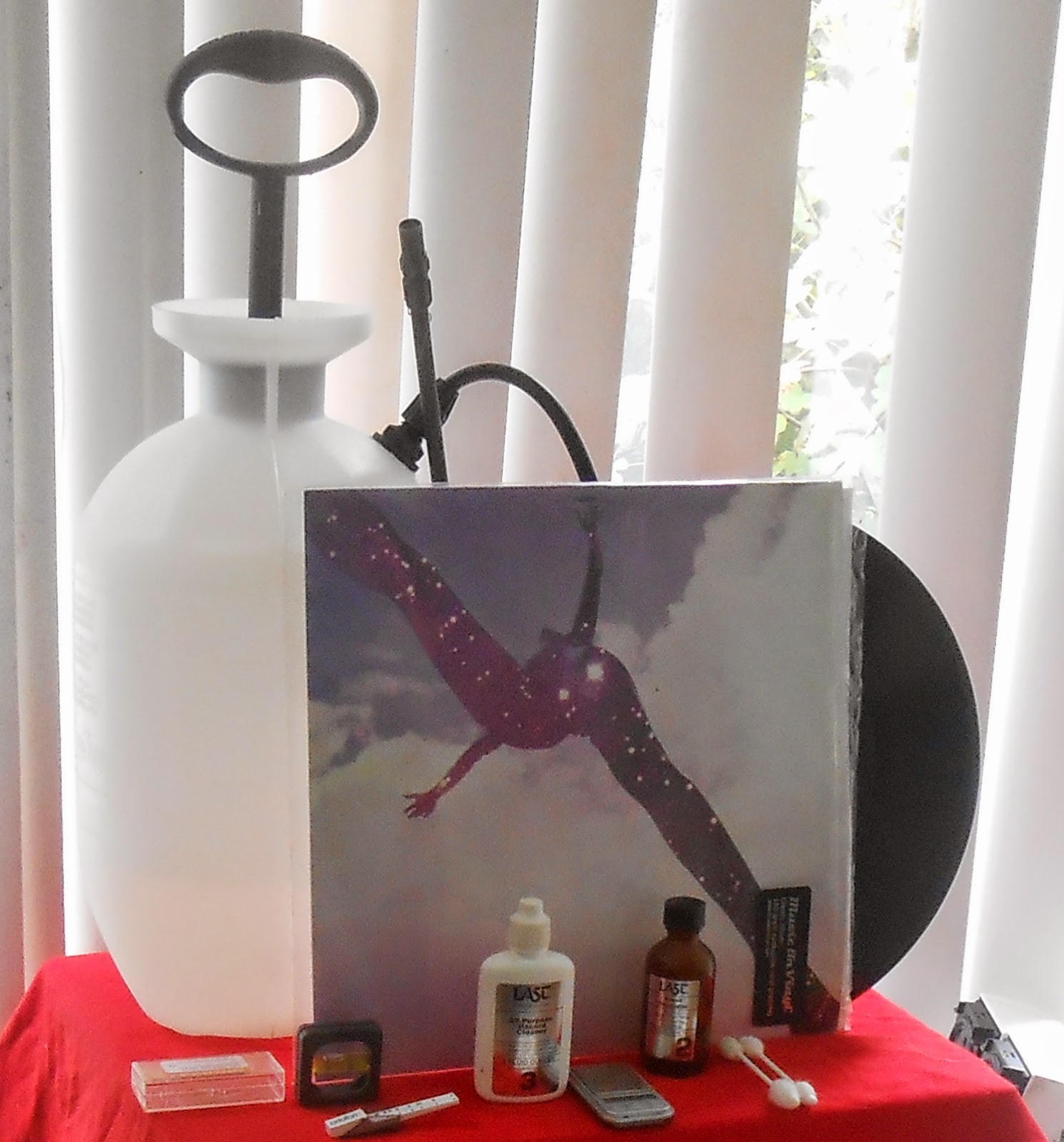 How to clean vinyl LPs the right way How to clean vinyl LP records the