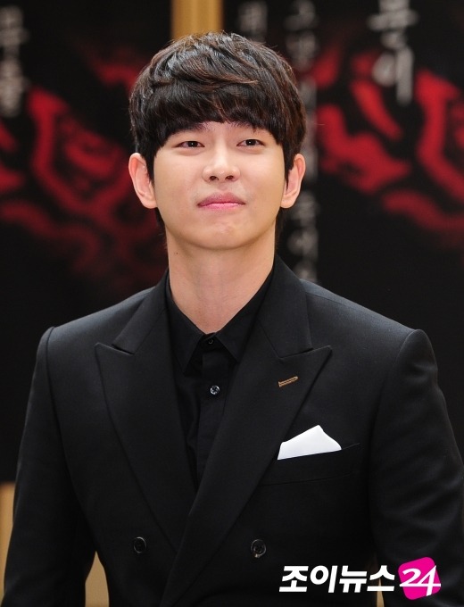 Yun Kyun Sang: September 2015