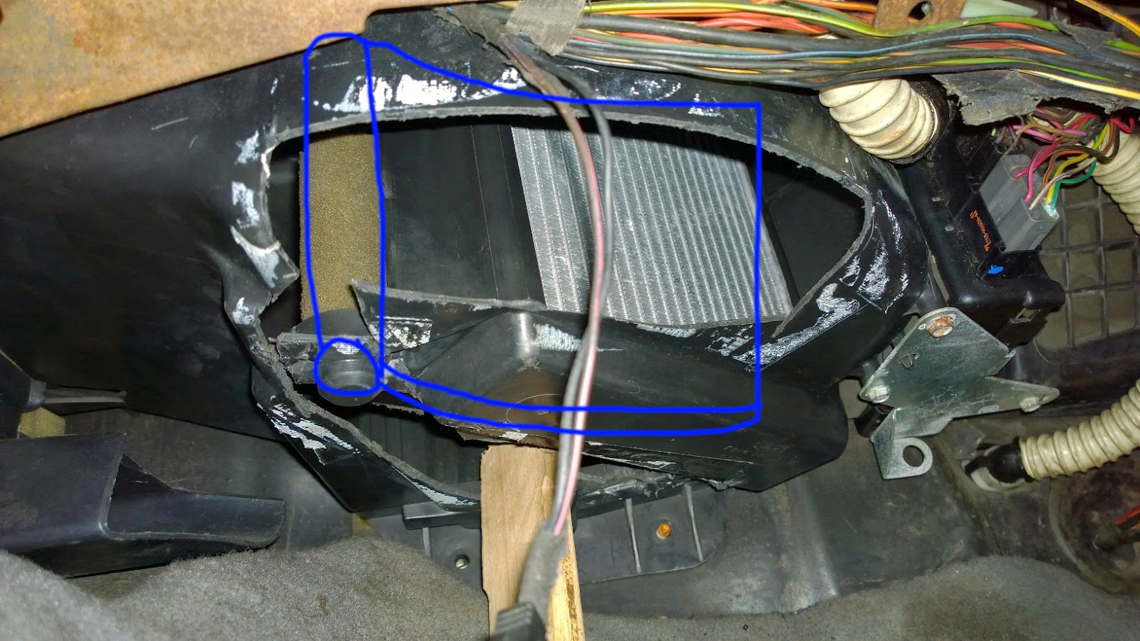 Ford Crown Victoria Interceptor Heater Blend door broken on my 1998