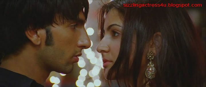HOT WALLPAPERS WORLD: Anushka Sharma hot kissing scene with Ranveer Singh