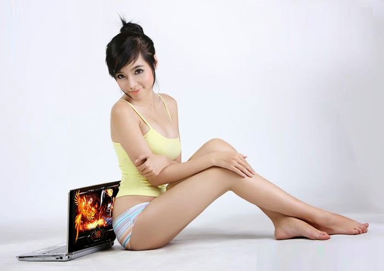 Hot girl Elly Trần và Trang Jolin 
