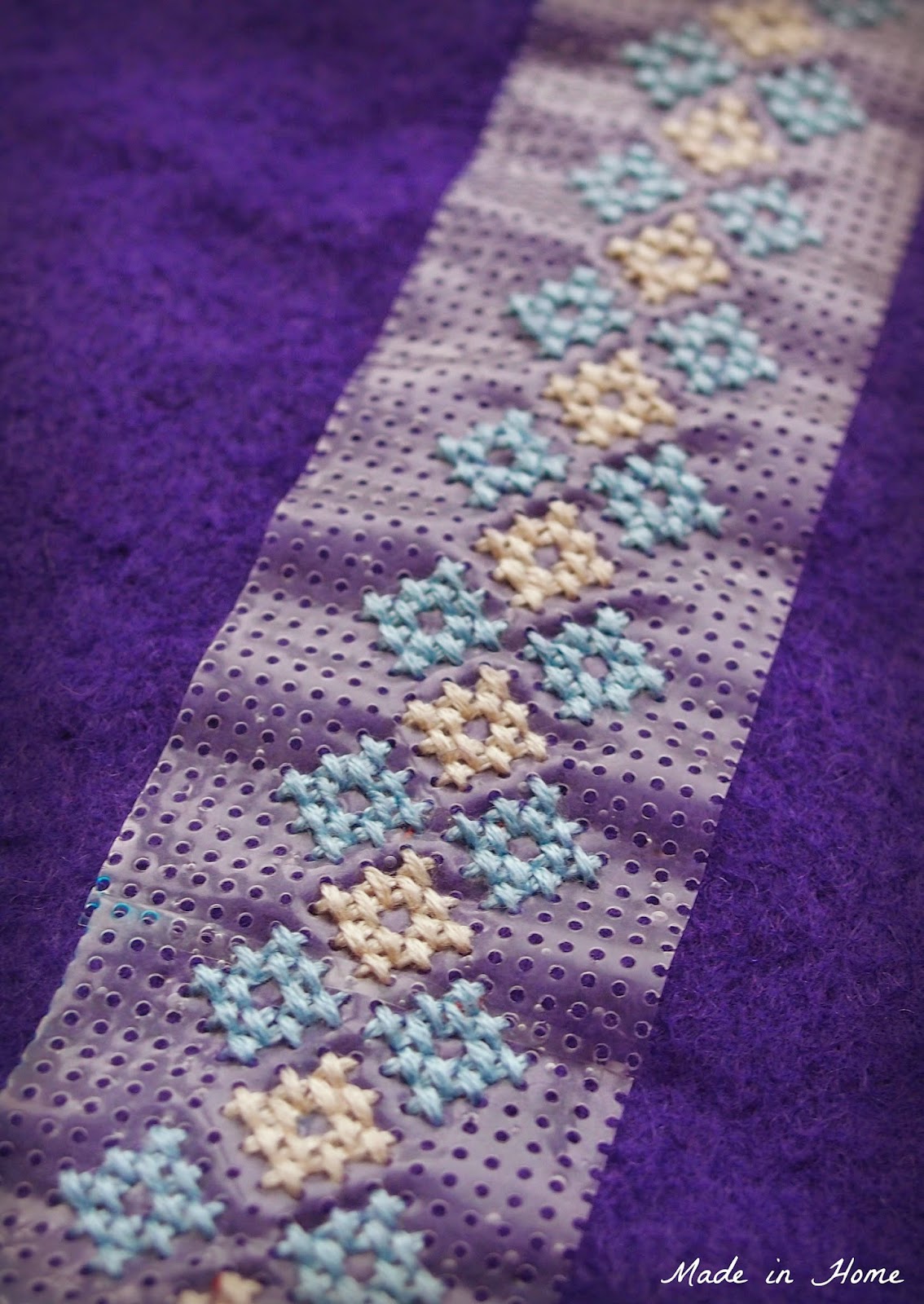 Made in Home Serial crossstitcher Soluble versus Waste canvas {Embroidery}