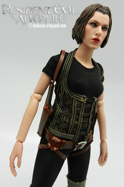 HOT TOYS 12 MMS139 RESIDENT EVIL AFTERLIFE BIOHAZARD ALICE 1/6 MP5K