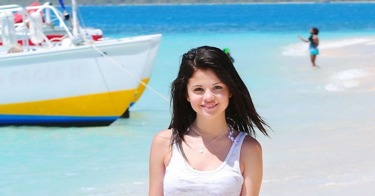 Selena Gomez Beach Bikini Photos ~ Hot Photos Hub