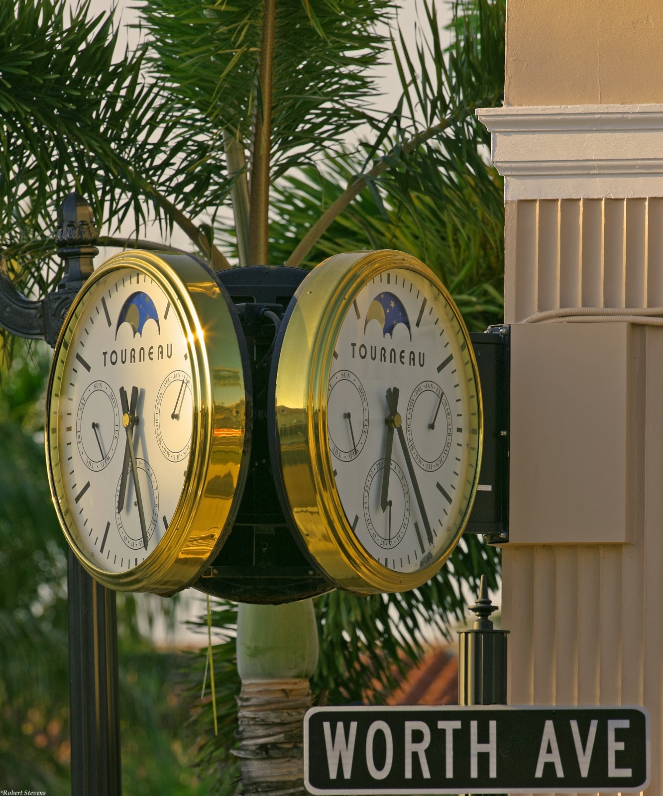 Find an Oasis Singer Island Condo for Sale and live near 12 shopping districts. Call Dermot OBrien at (561) 317-1177
