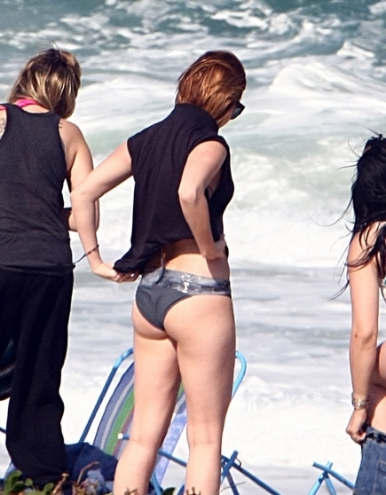 Miley Cyrus Hot Bikini