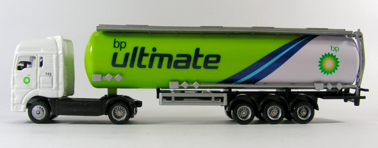 Capital Diecast Garage Golden Wheels M.A.N. BP Tanker