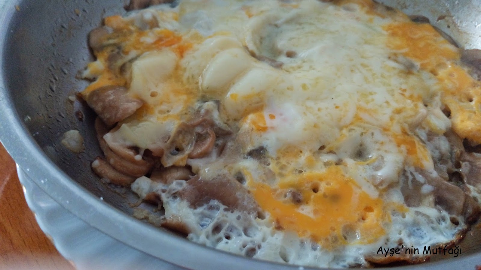 Mantarlı Yumurta Mantarlı Yumurta
