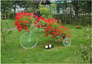 cómo reciclar una bicicleta vieja cómo reciclar una bicicleta vieja, como decorar el jardin, como adornar mi terraza, como pintar una bicicleta vieja
