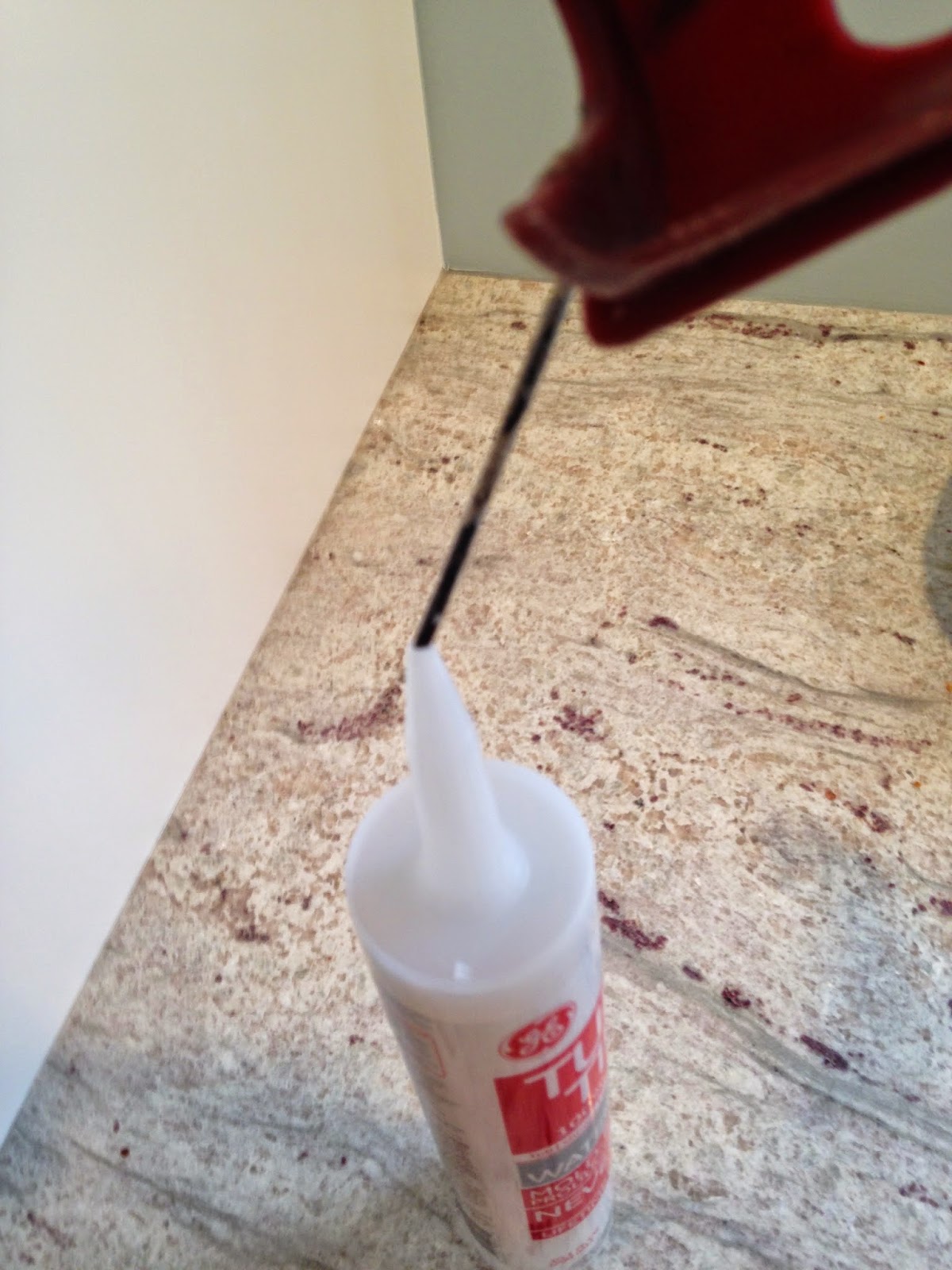 TheBuilderFix Caulking for the beginner!