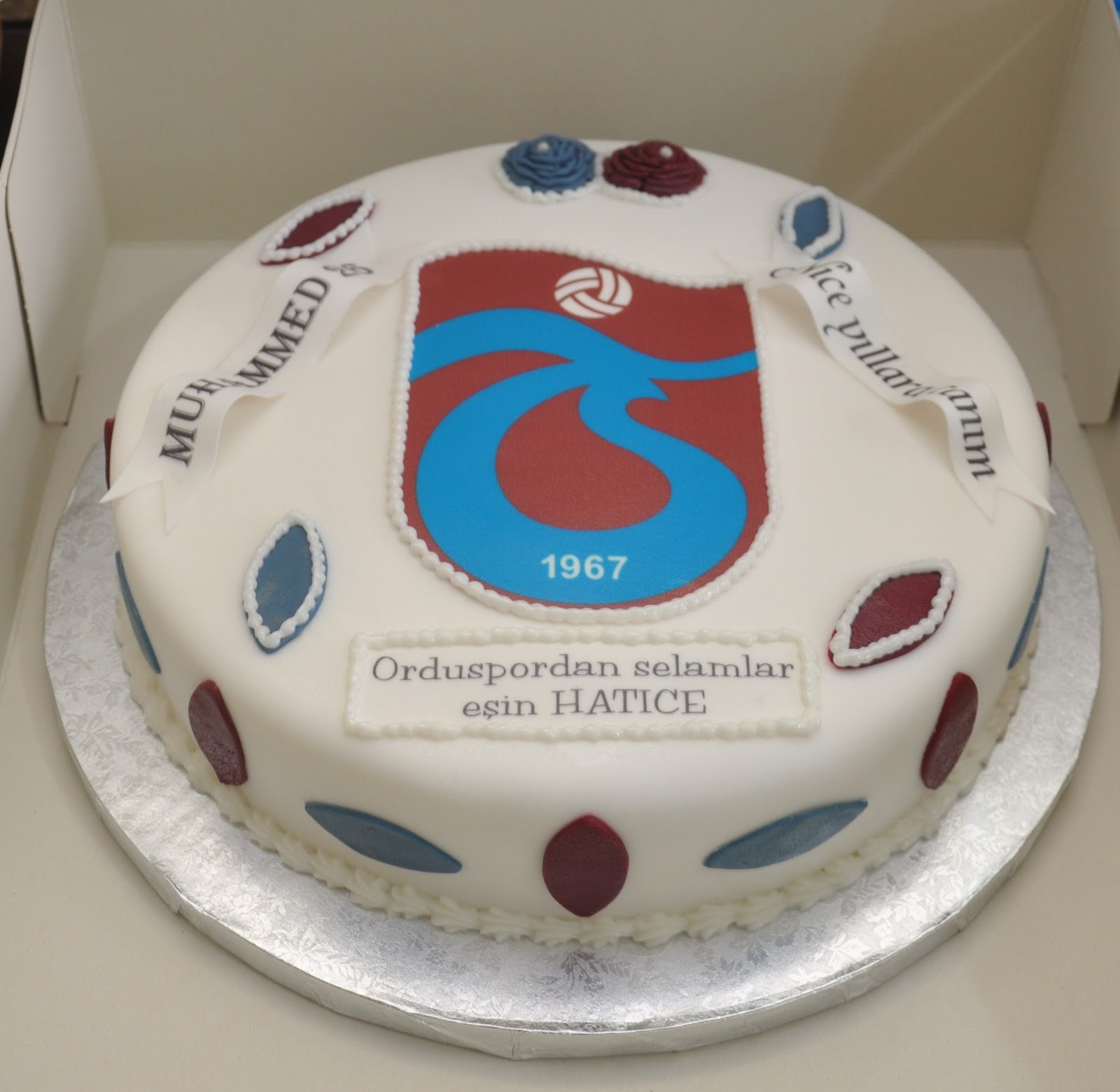 Tatli düslerinizin gercege dönüstügü an&hellip; Trabzonspor Pastasi