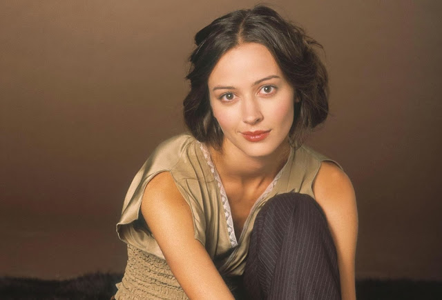Amy Acker Wallpapers Free Download