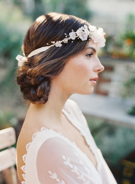 peinados para mujeres - peinados de novia con tocado