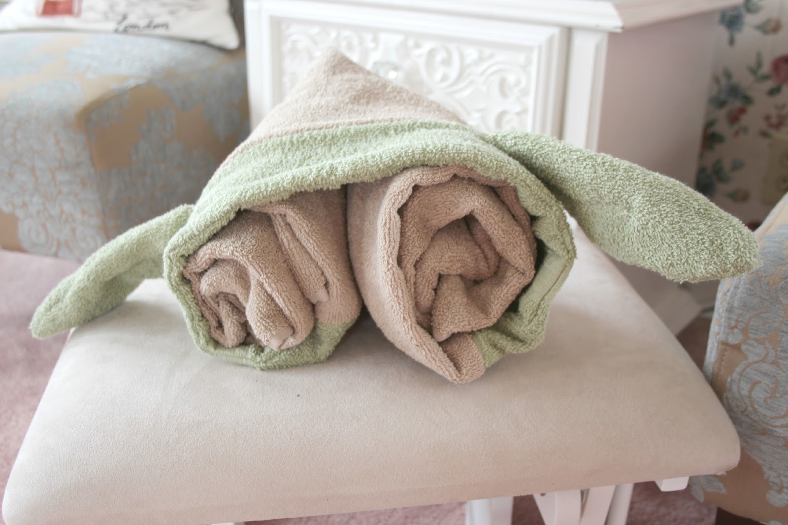 baby yoda hooded towel