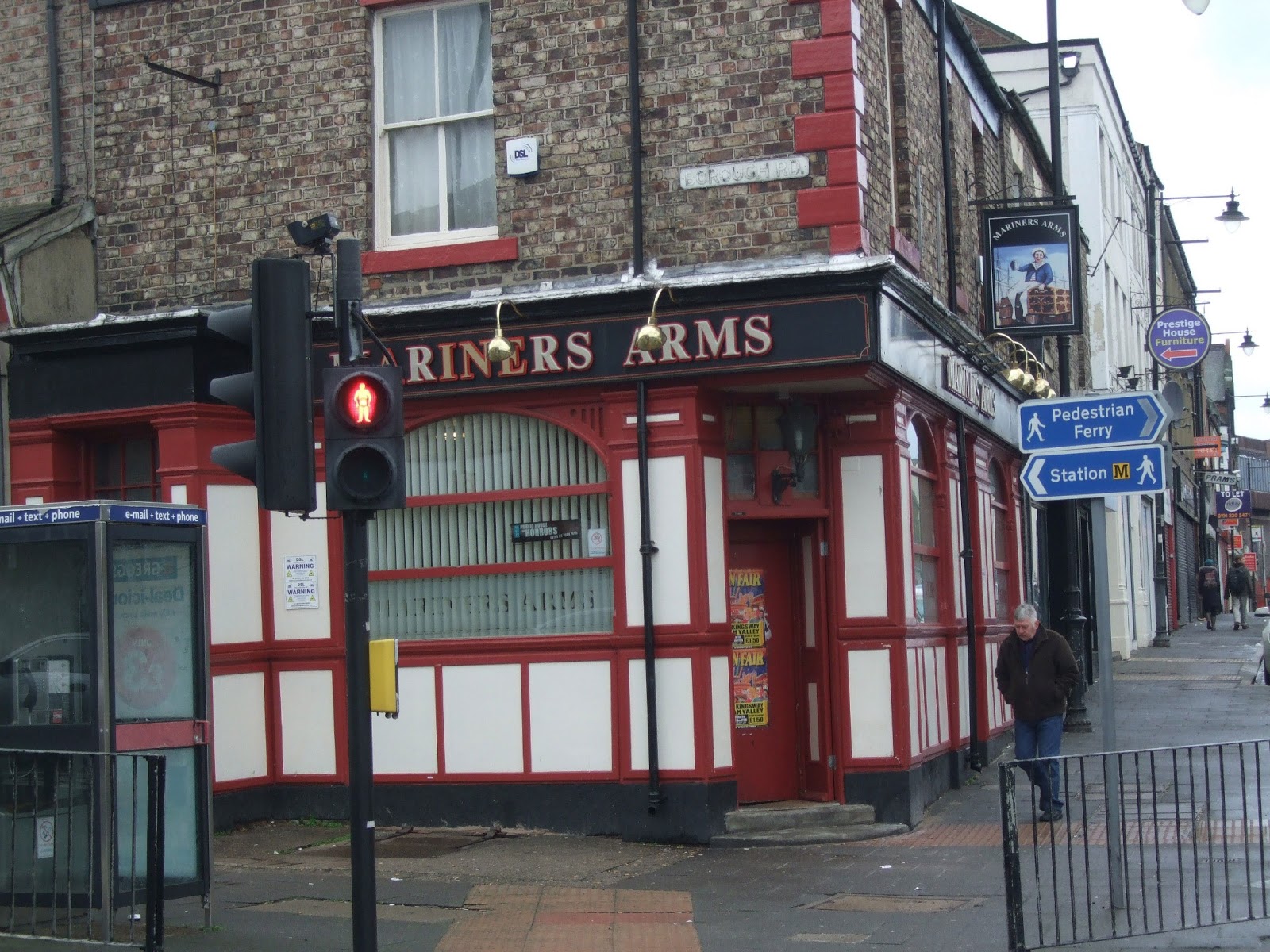 Mariners Arms, corner Borough Road and Saville Street West, North Shields