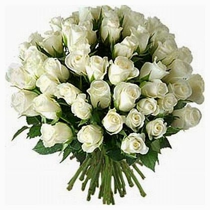 μπουκέτο με λευκά τριαντάφυλλα