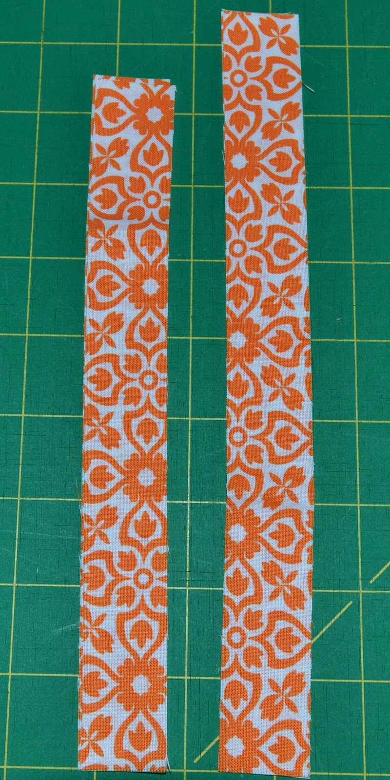 Run 'n Stitch Charm Square Table Topper Tutorial