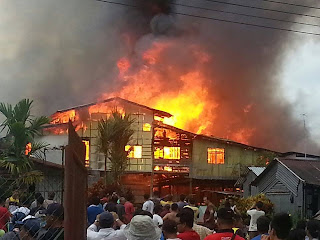 Rumah Panjang Ngelayang Sekuau Hangus Terbakar