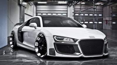 white audi r8 v10