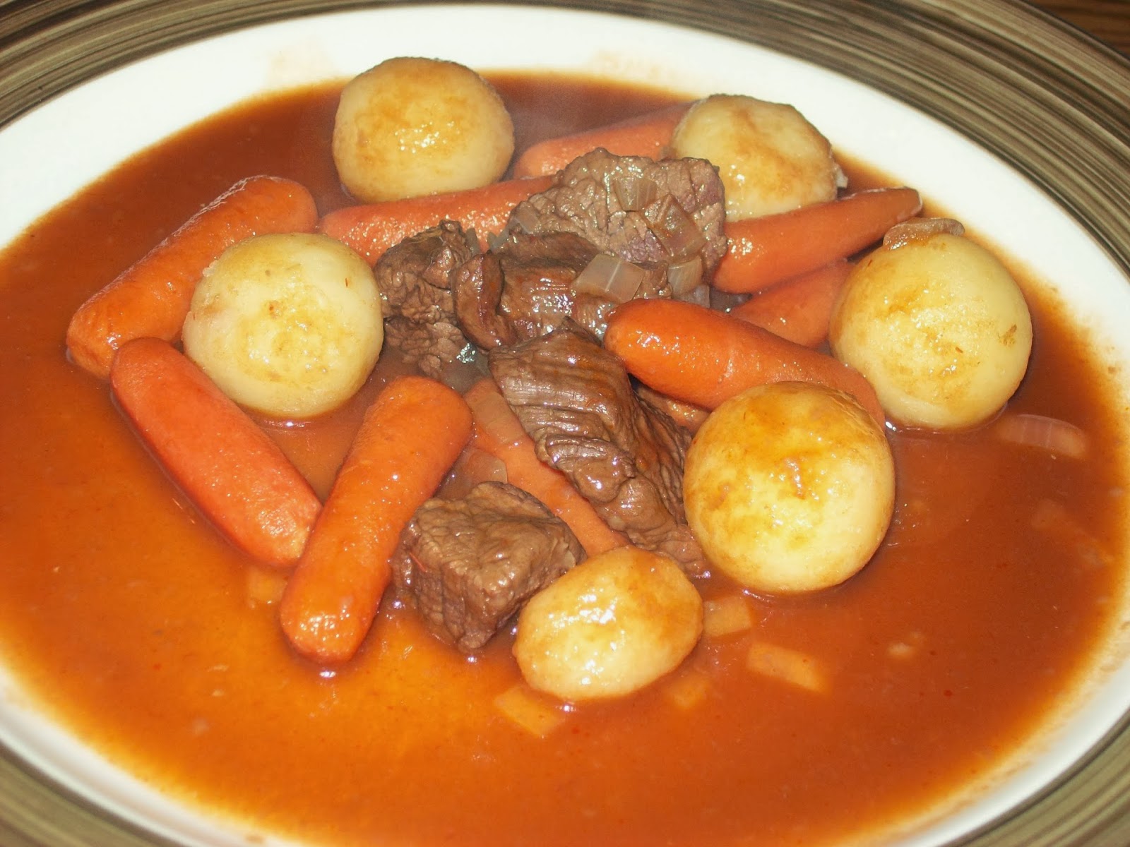 Manger avec Mo Mijoté de boeuf au vin rouge