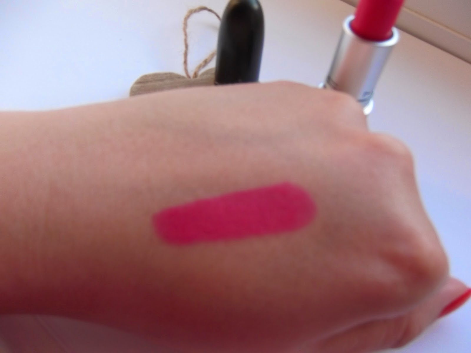 MAC Pink pigeon matte lipstick review swatch hot pink swatched