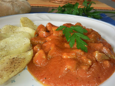 CARNE DE MAGRO DE CERDO CON TOMATE