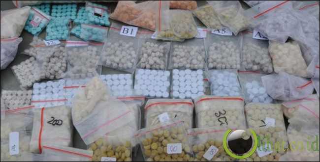 Mengumpulkan pil ekstasi Mengumpulkan pil ekstasi