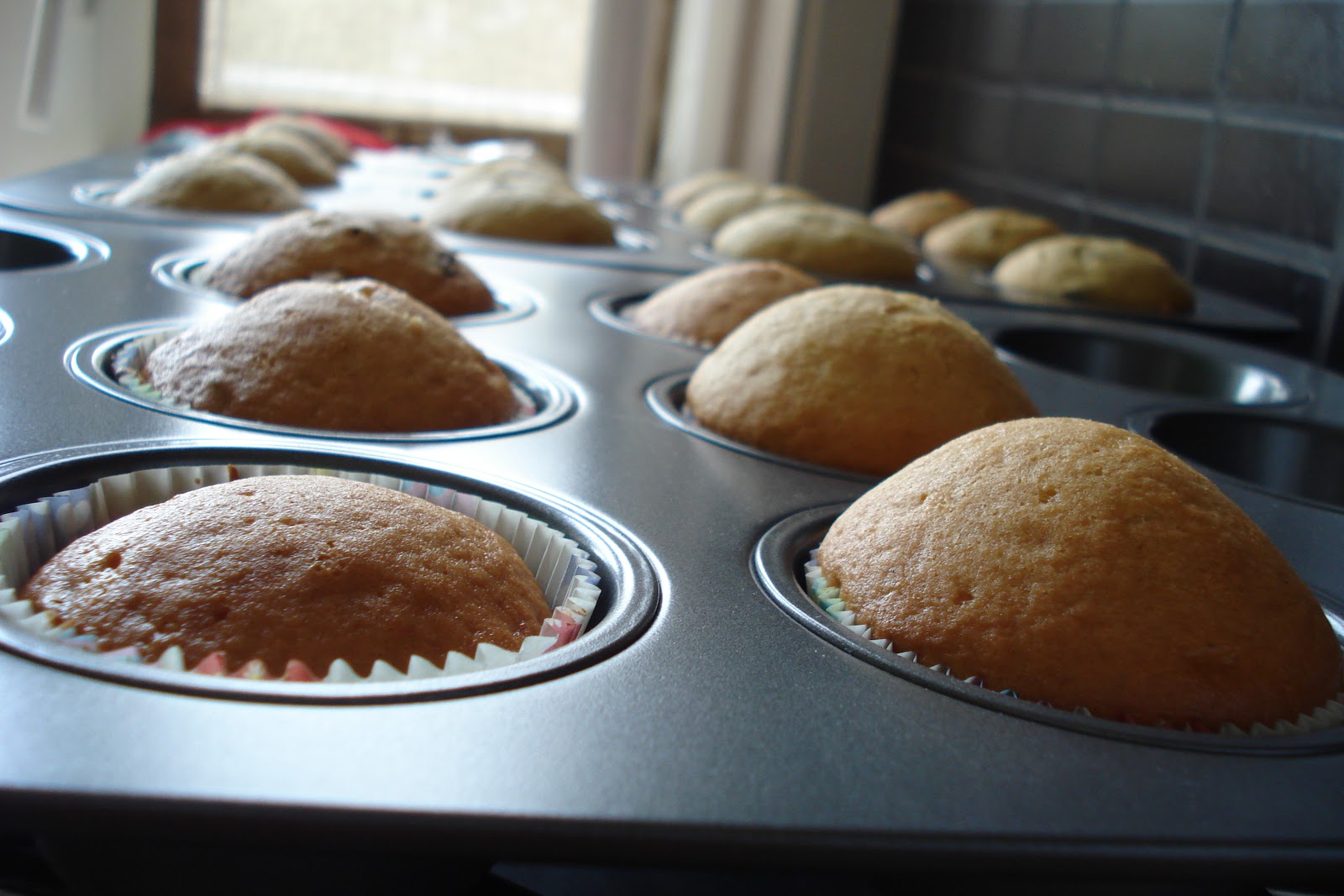 Poppies and Icecream On a rainy day, bake fairy cakes