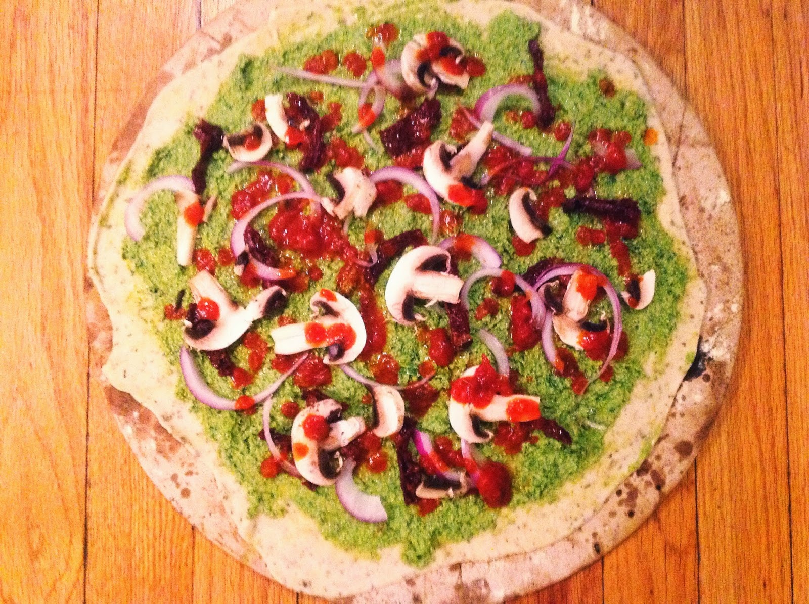 Sarah's Plantry Raid It's a Pizzaaaaa Pieyaaaa.....Vegan Ramp Pesto