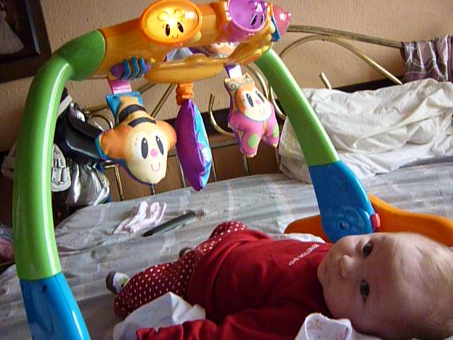 muñeco gateador para bebe