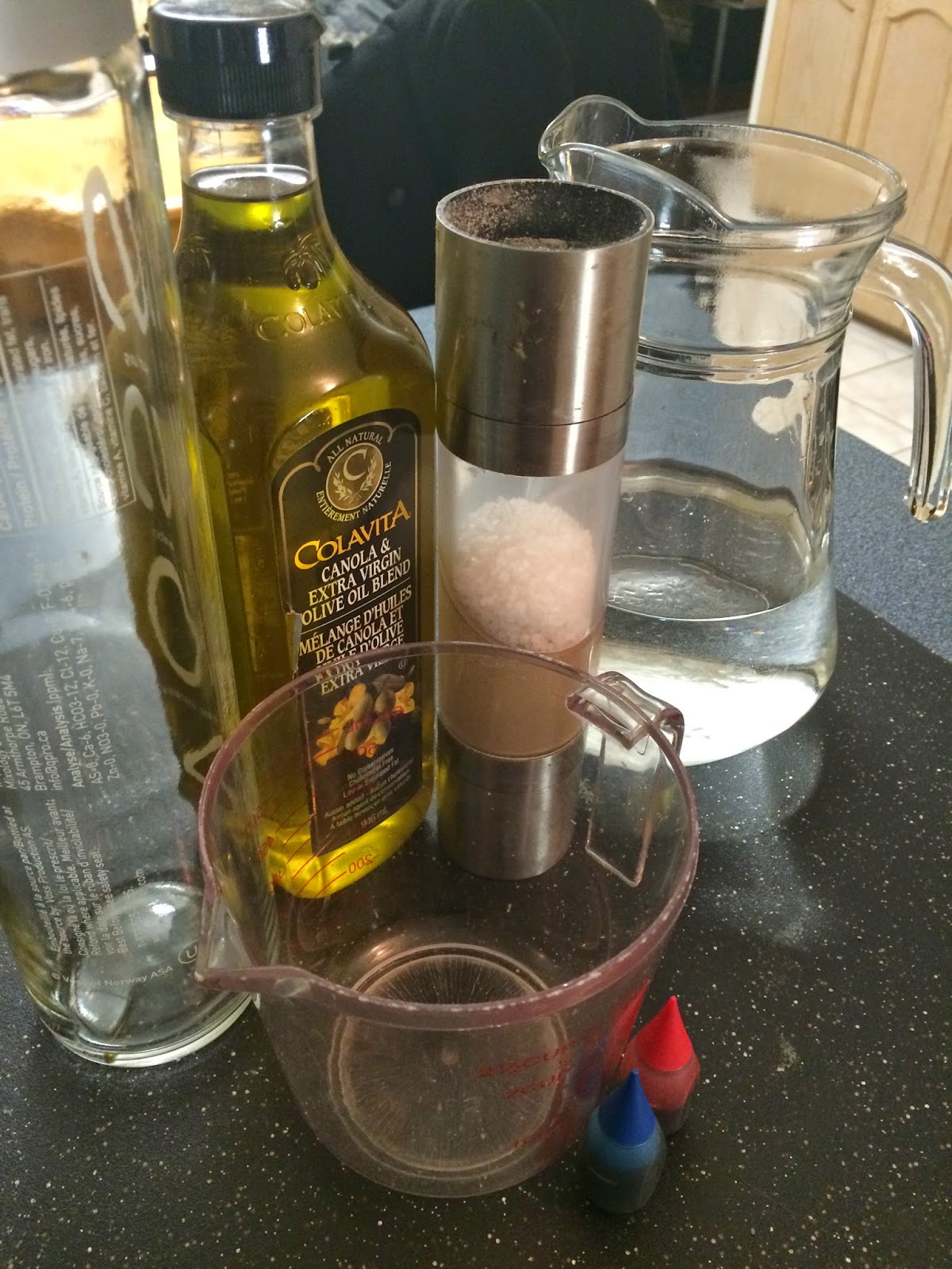 DIY by Glitter&Glue DIY Lava Lamp by Glitter