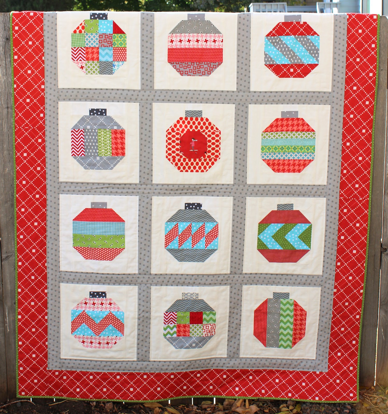 the red pistachio Vintage Holiday Quilt Finished!
