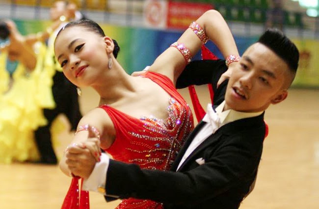 Vẻ cuốn hút của hot girl dancesport 15 tuổi