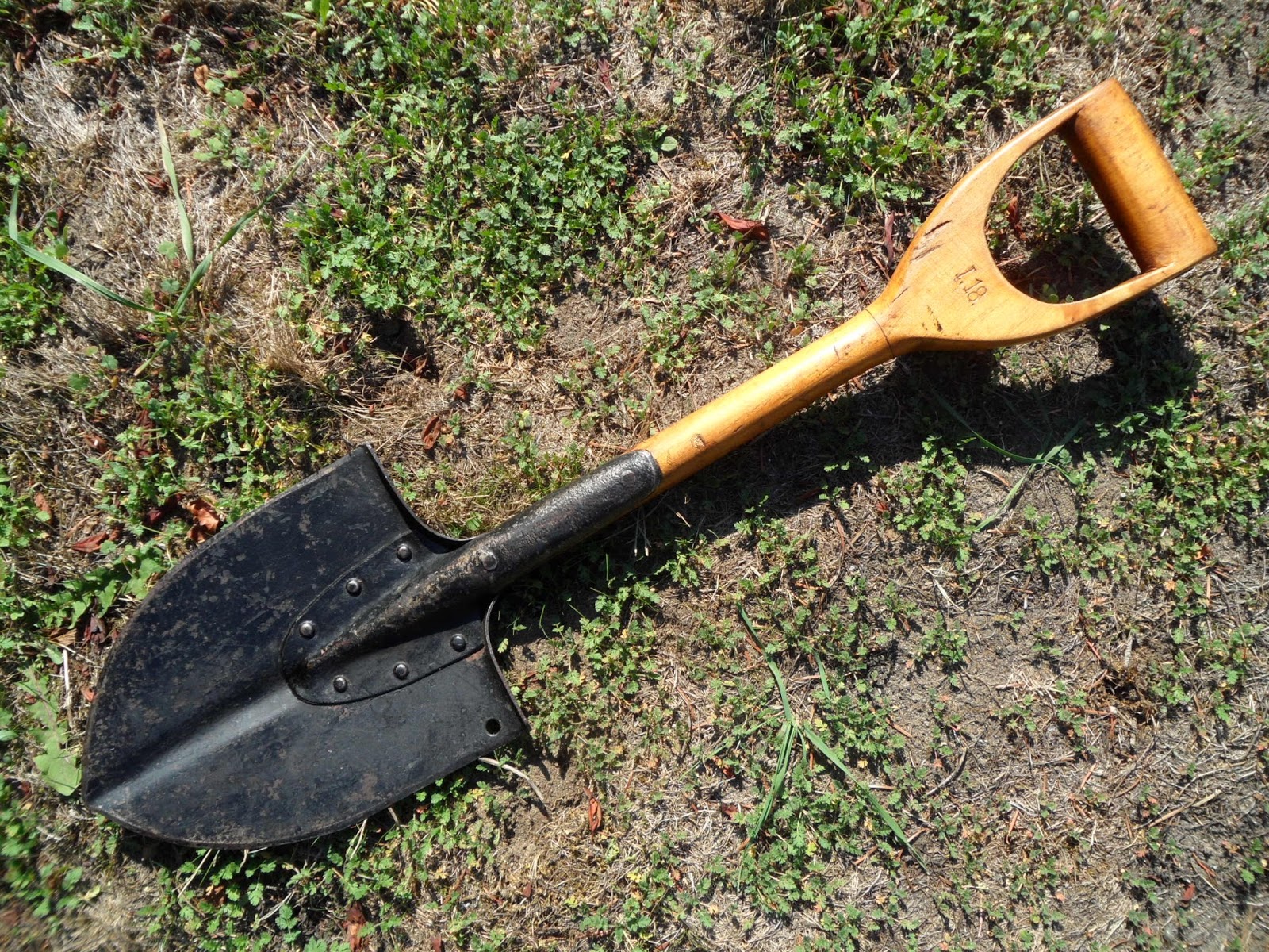 Four Bees Swedish Trench Shovel, Model 1906 12, I.18, 18th Infantry