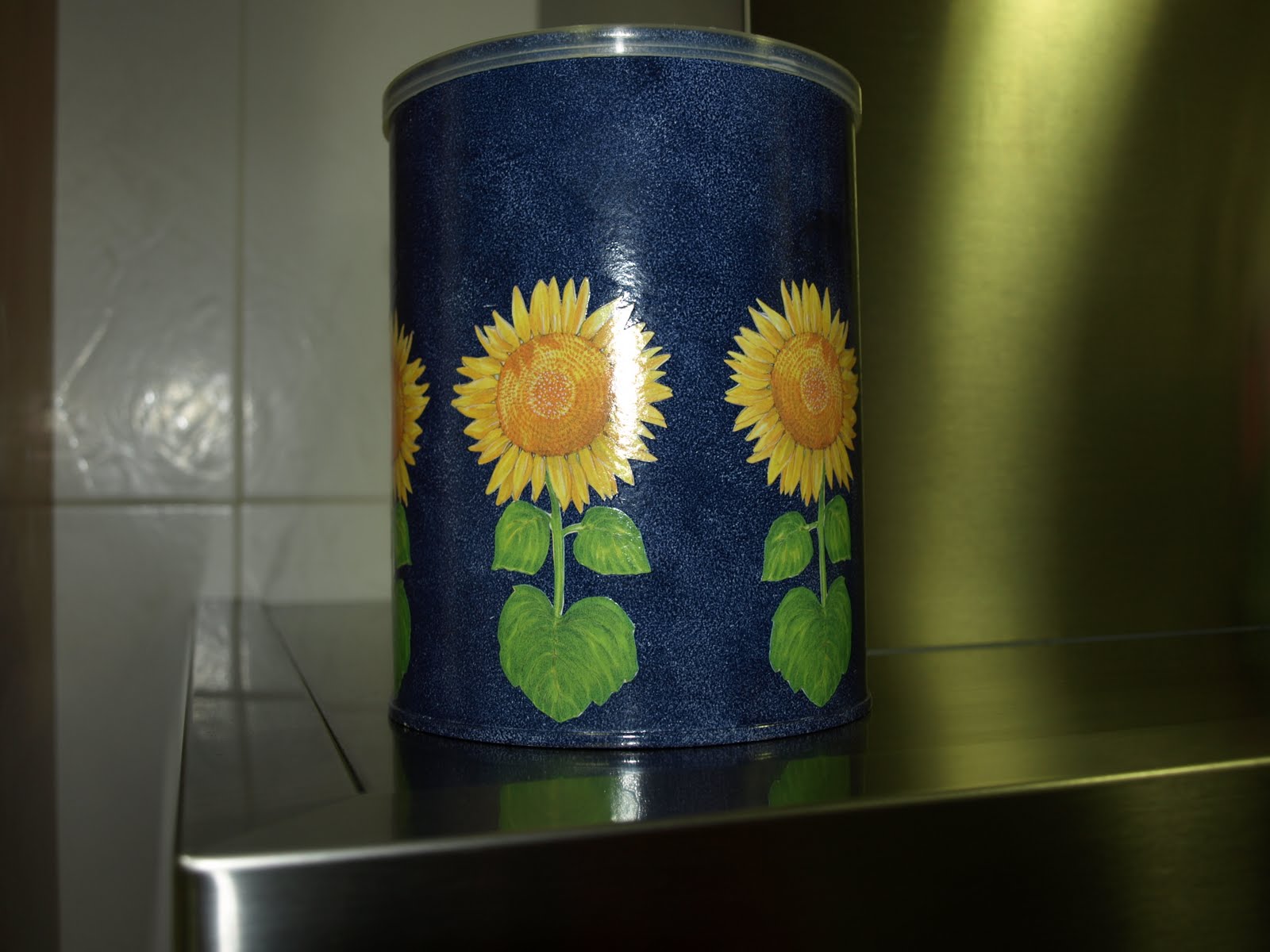 Cosas de Catina: BOTES DE LECHE DECORADOS