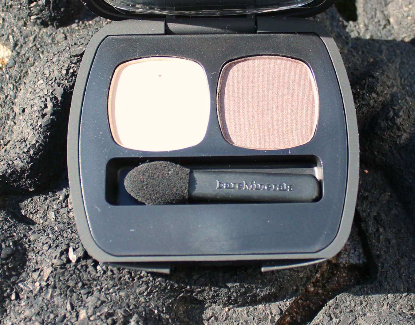 ShinyHappyPretty bareMinerals Eyeshadow Duo The Escape