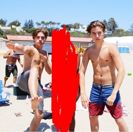 Cole & Dylan Sprouse - New Shirtless & Barefoot Twitter Pic.