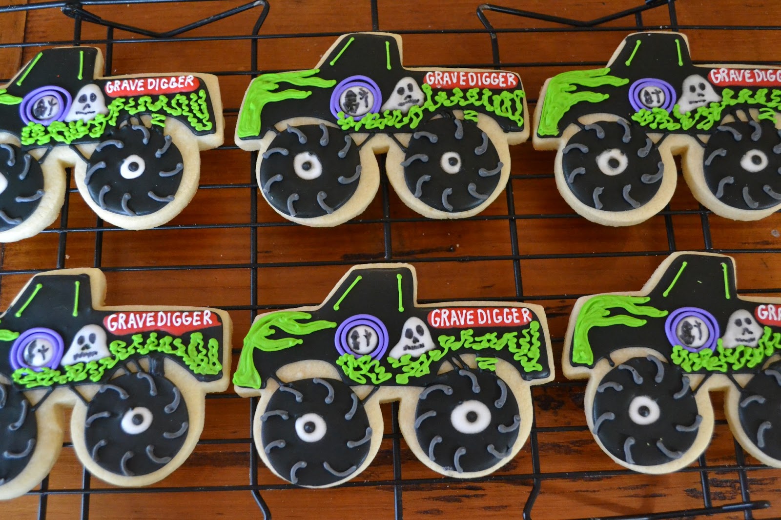 jackandy cookies Monster Truck Cookies...Grave Digger