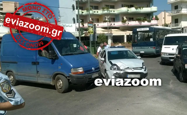 Τροχαίο στη Χαλκίδα: Σφοδρή σύγκρουση αυτοκινήτου με φορτηγάκι στα φανάρια του ΔΑΡΙΓΚ (ΦΩΤΟ & ΒΙΝΤΕΟ)