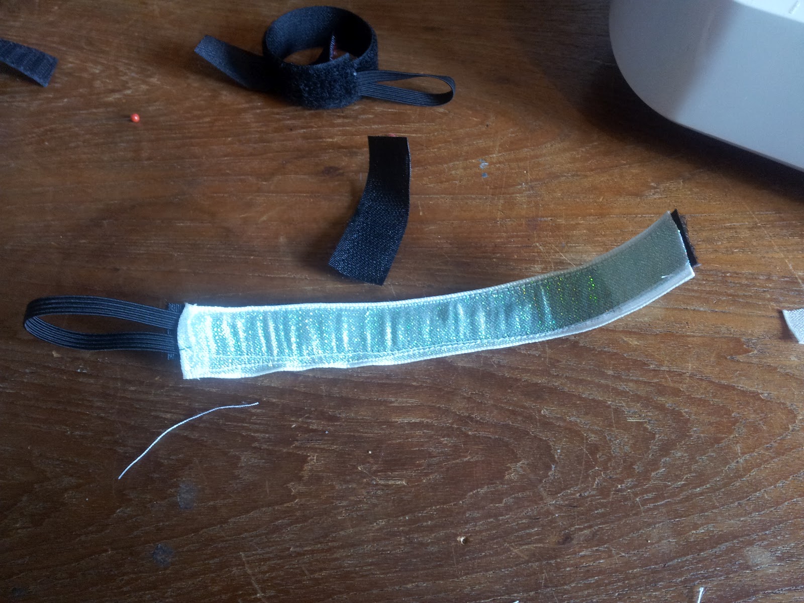 how to use a velcro cable tie