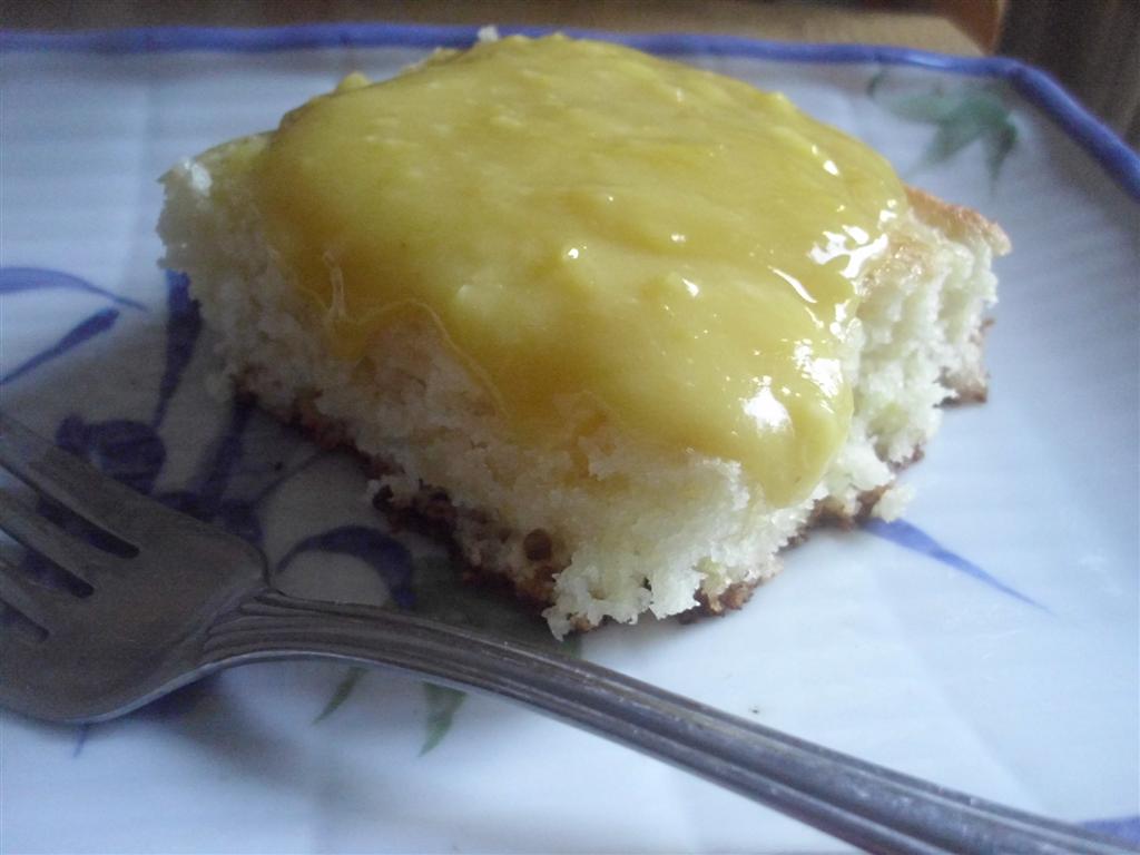 The DoItYourself Mom DIY Lemon Cake