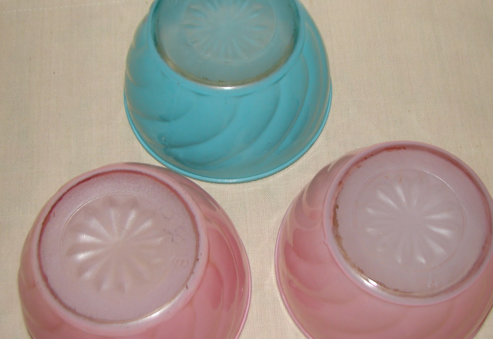 pink bowls