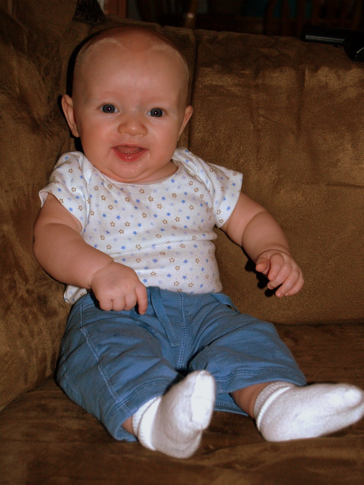 Our Lovely Life NO diaper can contain me!!