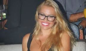 Η Ελληνίδα Πάμελα Άντερσον (Photos) tsiga ria