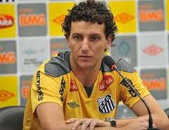 ELANO TEM OUTRO POR DENTRO