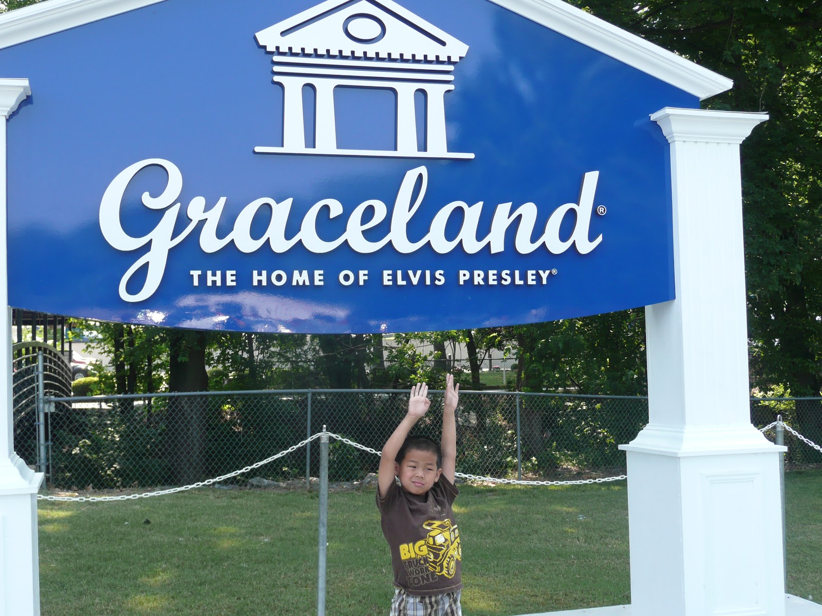 My Springfield Mommy Graceland The Home Of Elvis Presley Located In